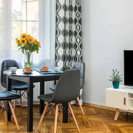 Old Town Bis Apartman