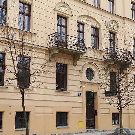 Old Town Bis Apartman *