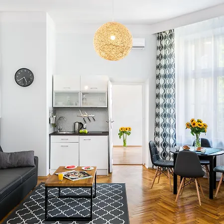 아파트 Old Town Bis *